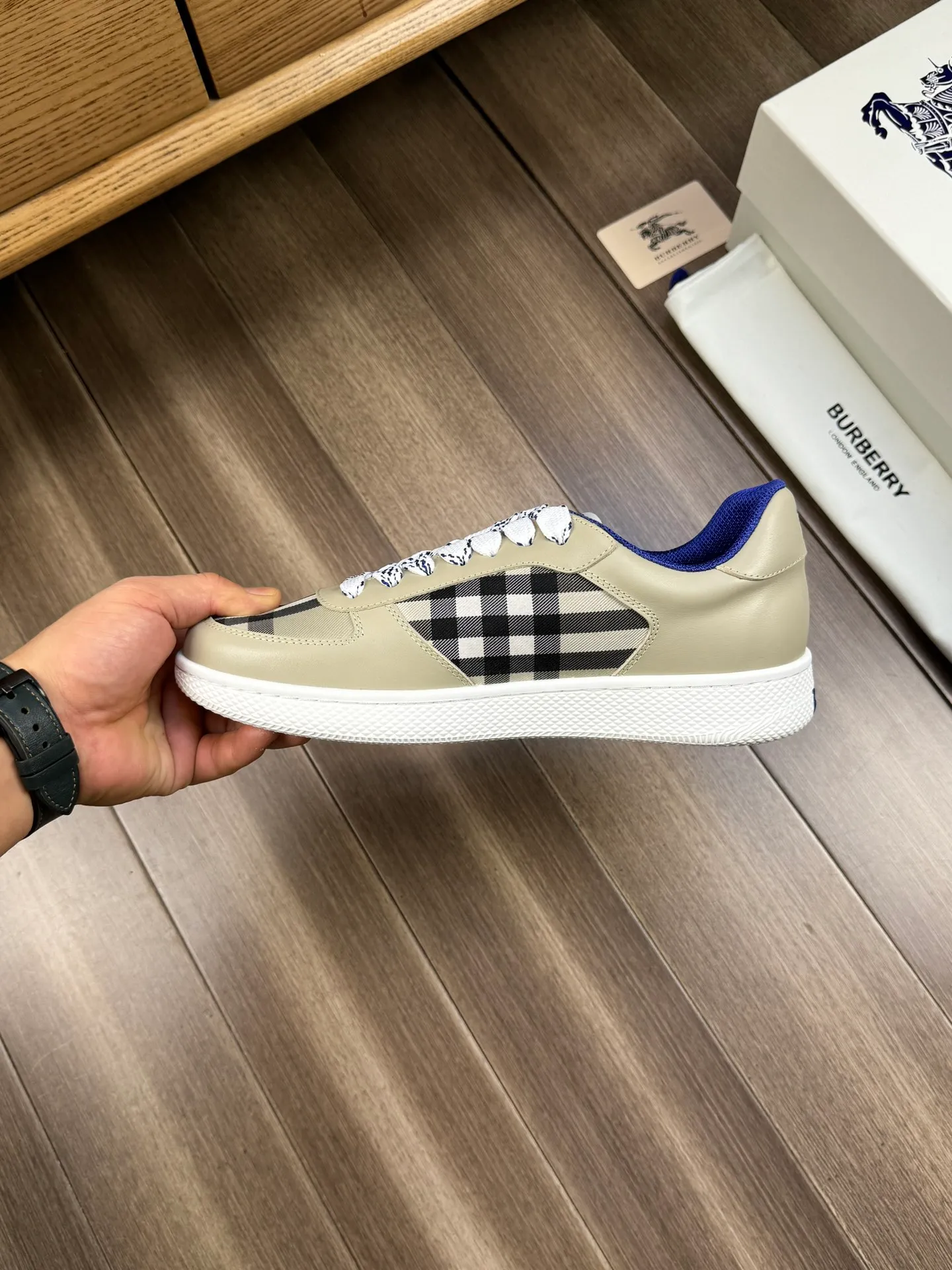 p380💰Men's shoes [BURBERRY] Burberry - High-end quality original order 🔍🔍🔍 - Upper: imported 🔝 Napa calfskin, brand totem cloth, tongue brand cloth label - Lining: canvas lining, - Outsole: rubber; two-color molded outsole - Ultra-high quality control·Fine workmanship: highlighted (high-end·luxury·grade) -Size : 38-44 (45 for men, can be customized)